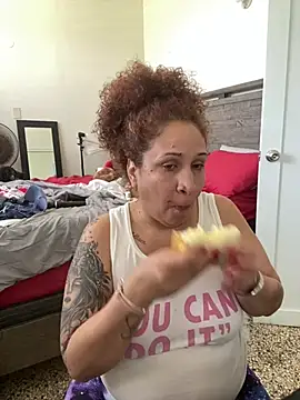 Snapshot of ladycreamypr2 chatting on 03/03/26, 04:35 ladycreamypr2 online show from 03/03/26, 04:35