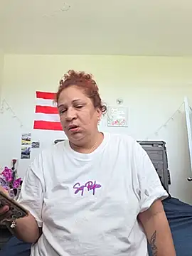 Snapshot of ladycreamypr2 chatting on 06/06/26, 04:44 ladycreamypr2 online show from 06/06/26, 04:44