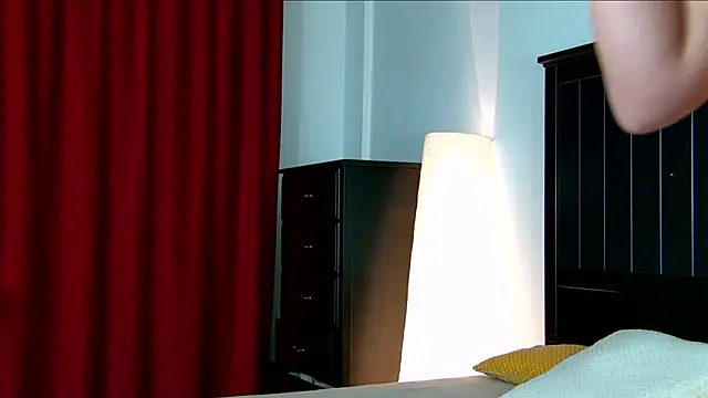 Yanira Muslim online show from 12/18/25, 05:13