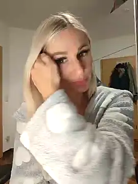 Liana Lou online show from 12/08/24, 08:15