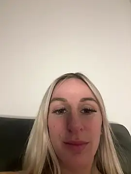 Liana Lou online show from 01/12/25, 09:19