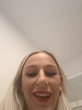 Liana Lou online show from 02/05/25, 02:48