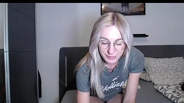 Liana Lou online show from 03/06/26, 07:10