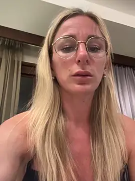 Liana Lou online show from 03/30/26, 02:18