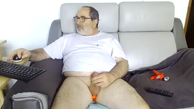 gillou1234 online show from 04/03/26, 07:39