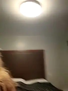 allissonw13 online show from 04/14/26, 08:20