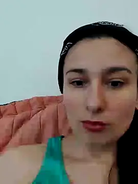 Snapshot of Bigyummmzul chatting on 12/15/24, 06:26 Bigyummmzul online show from 12/15/24, 06:26