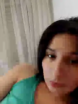 Snapshot of Bigyummmzul chatting on 01/12/25, 02:45 Bigyummmzul online show from 01/12/25, 02:45