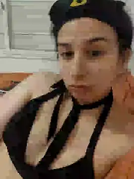 Snapshot of Bigyummmzul chatting on 03/11/25, 03:45 Bigyummmzul online show from 03/11/25, 03:45