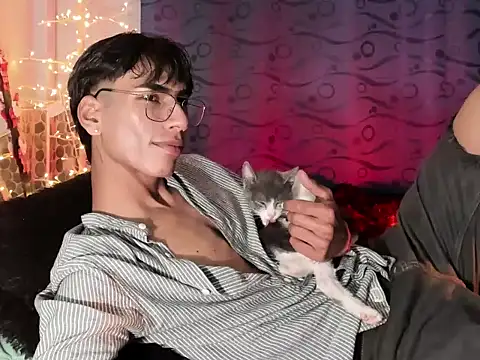 Snapshot of Teo_skinny chatting on 12/27/24, 12:50 Teo skinny online show from 12/27/24, 12:50