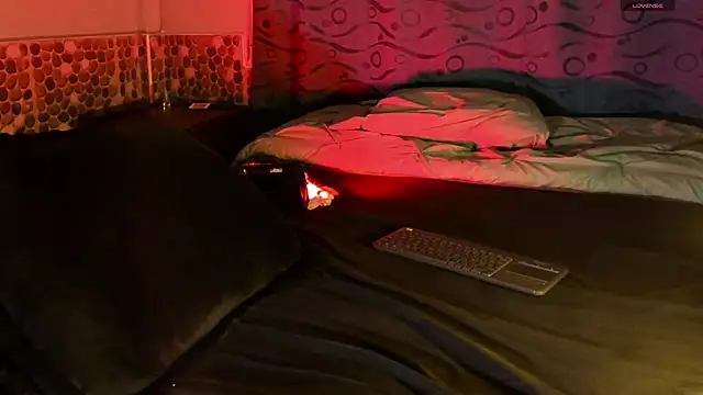 Snapshot of Teo_skinny chatting on 02/12/25, 11:20 Teo skinny online show from 02/12/25, 11:20