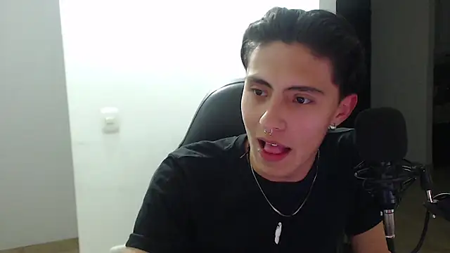 Snapshot of jay_dimarco2 chatting on 09/10/25, 02:22 jay dimarco2 online show from 09/10/25, 02:22