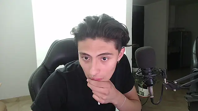 Snapshot of jay_dimarco2 chatting on 09/16/25, 02:56 jay dimarco2 online show from 09/16/25, 02:56