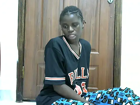 hottgirlval online show from 04/10/26, 01:49