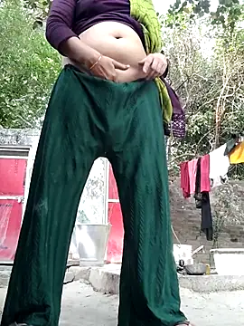 Snapshot of Hot-rubina chatting on 04/28/26, 02:49 Hot-rubina online show from 04/28/26, 02:49