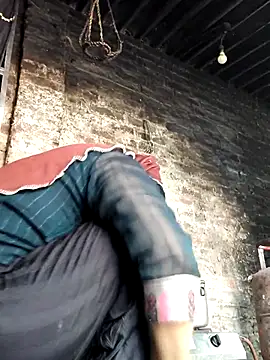 Snapshot of Hot-rubina chatting on 06/12/26, 02:43 Hot-rubina online show from 06/12/26, 02:43