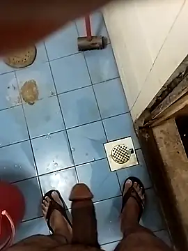 Snapshot of cenyon124 chatting on 10/16/25, 04:08 cenyon124 online show from 10/16/25, 04:08