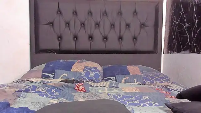 Snapshot of kriixtybrown chatting on 10/02/25, 06:04 kriixtybrown online show from 10/02/25, 06:04