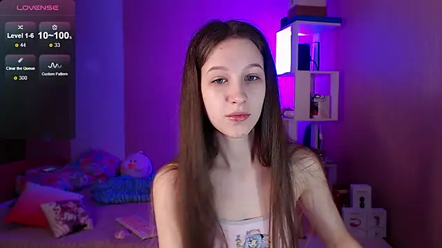 Snapshot of ur_kitty__ chatting on 12/15/24, 01:11 ur kitty online show from 12/15/24, 01:11