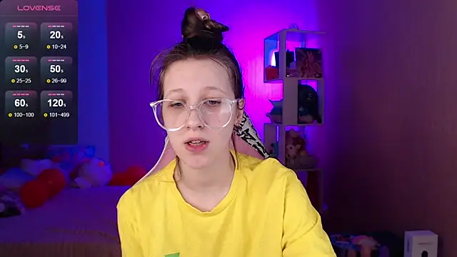 Snapshot of ur_kitty__ chatting on 03/04/25, 12:55 ur kitty online show from 03/04/25, 12:55