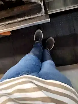 A man in public online show from 09/13/25, 04:18