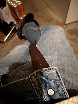 A man in public online show from 10/10/25, 07:46