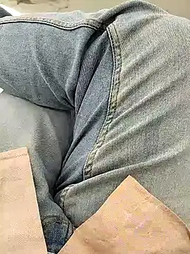 A man in public online show from 10/13/25, 12:49