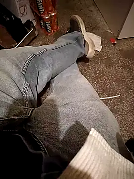 A man in public online show from 10/16/25, 11:44