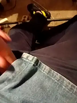 A man in public online show from 05/01/26, 01:59