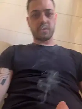 Snapshot of iltoscano95 chatting on 04/18/26, 12:42 iltoscano95 online show from 04/18/26, 12:42