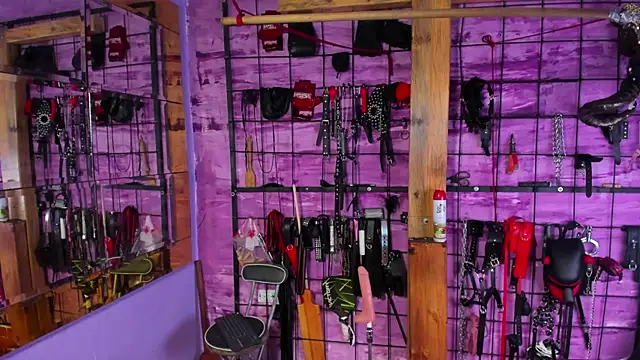 alexia aitanaa  online show from 10/30/25, 02:13