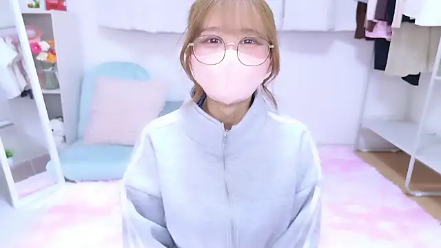 Snapshot of chihiro_ri chatting on 11/08/25, 11:36 chihiro ri online show from 11/08/25, 11:36