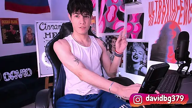 cinnamon boyxxx online show from 03/23/25, 02:04