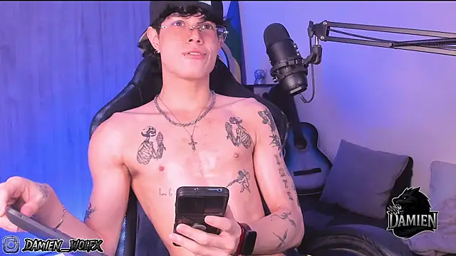 cinnamon boyxxx online show from 09/21/25, 02:35