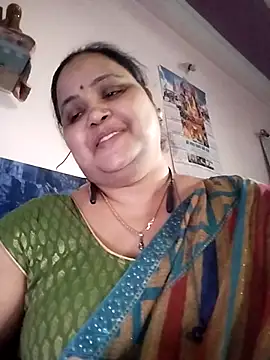 Snapshot of Kiyara7 chatting on 03/05/25, 02:36 Kiyara7 online show from 03/05/25, 02:36