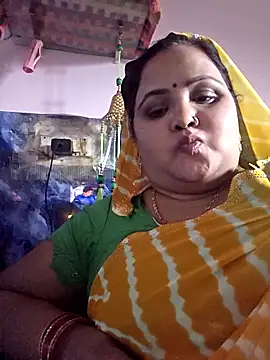 Snapshot of Kiyara7 chatting on 10/01/25, 09:37 Kiyara7 online show from 10/01/25, 09:37