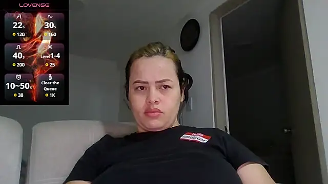 saramartinez1000 online show from 12/28/24, 11:16