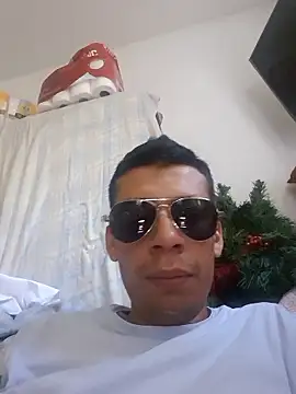 Snapshot of josehot151515 chatting on 01/08/26, 03:03 josehot151515 online show from 01/08/26, 03:03