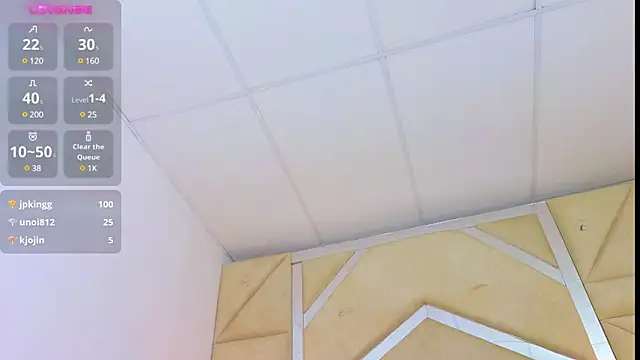 Tiphani walker  online show from 03/15/25, 04:43