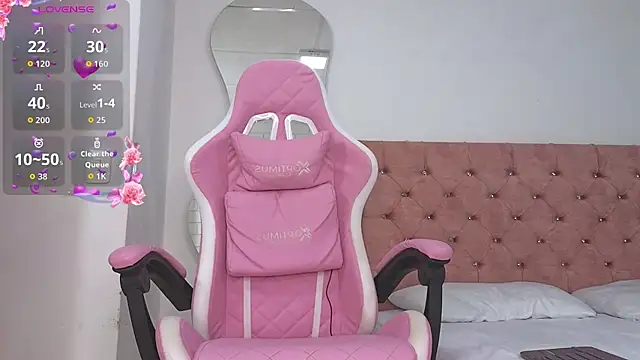 Tiphani walker  online show from 04/12/26, 11:37