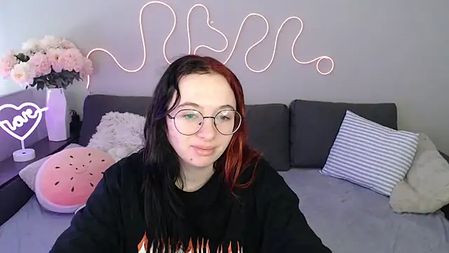 Mini Diva online show from 11/12/25, 09:10