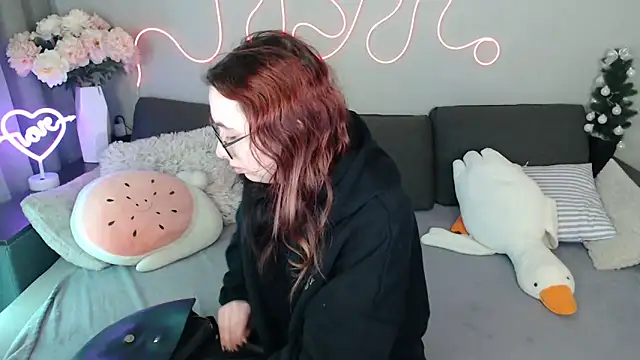 Mini Diva online show from 03/30/26, 08:26