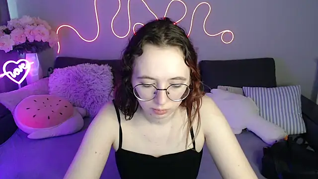 Mini Diva online show from 06/03/26, 08:17
