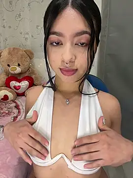 AliceJovovich online show from 01/23/25, 10:54