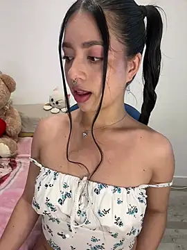 AliceJovovich online show from 01/28/25, 05:46