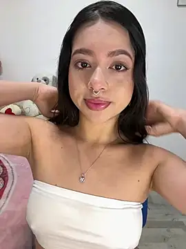 AliceJovovich online show from 03/05/25, 10:44