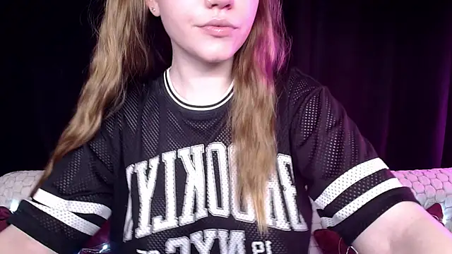 Snapshot of SindiWatsoon chatting on 12/19/24, 12:23 SindiWatsoon online show from 12/19/24, 12:23