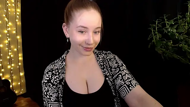 Snapshot of SindiWatsoon chatting on 09/14/25, 11:09 SindiWatsoon online show from 09/14/25, 11:09