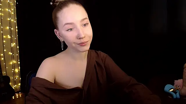 Snapshot of SindiWatsoon chatting on 02/05/26, 01:16 SindiWatsoon online show from 02/05/26, 01:16