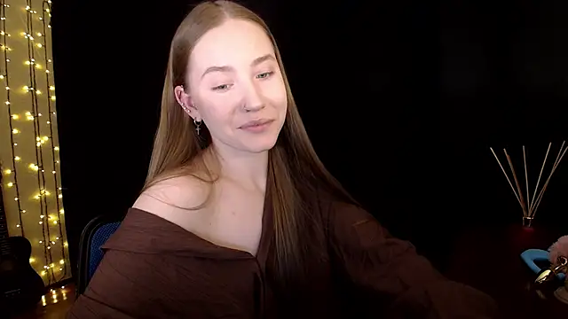 SindiWatsoon online show from 03/25/26, 04:13